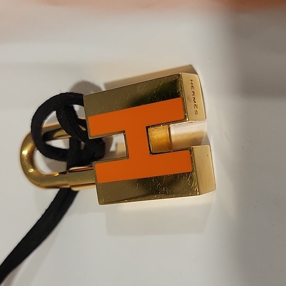 Hermes Lock pendant - Picture 3 of 17